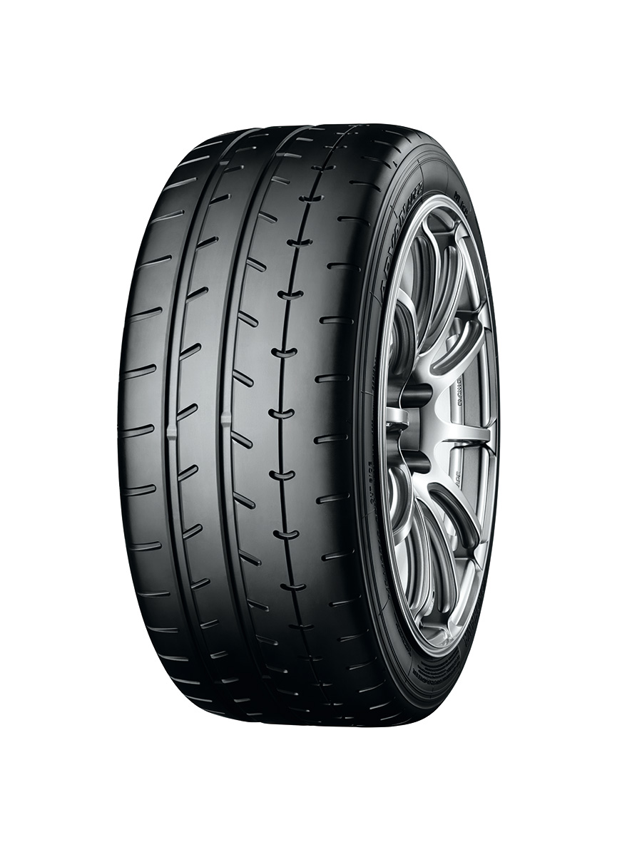 YOKOHAMA ADVAN A052A 305/35 R19
